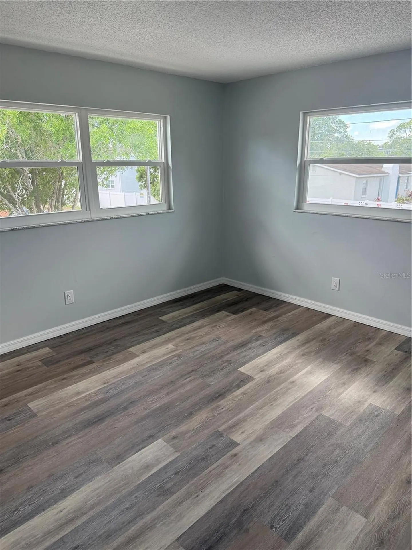 439 76th Avenue N St Petersburg FL 33702