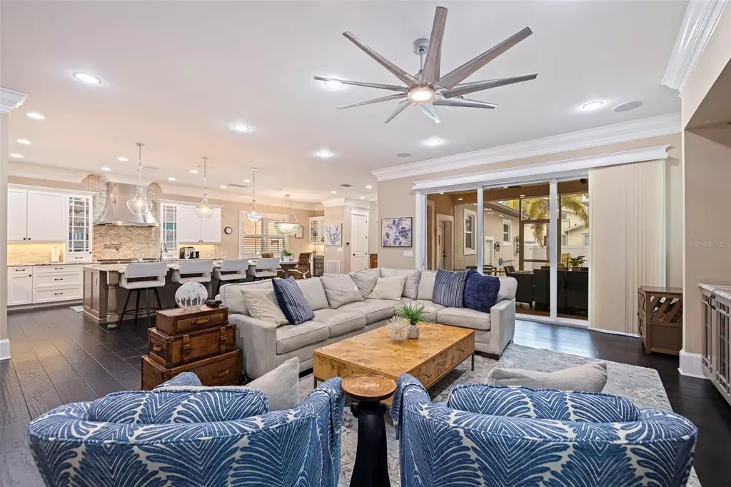310 8th Avenue N St Petersburg FL 33701