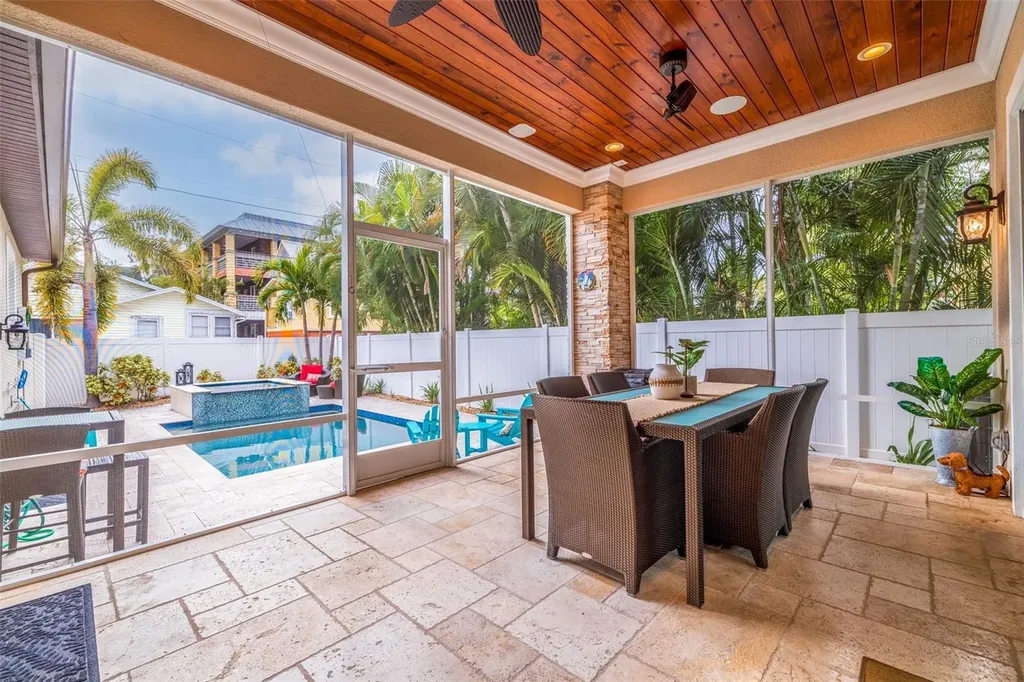 310 8th Avenue N St Petersburg FL 33701