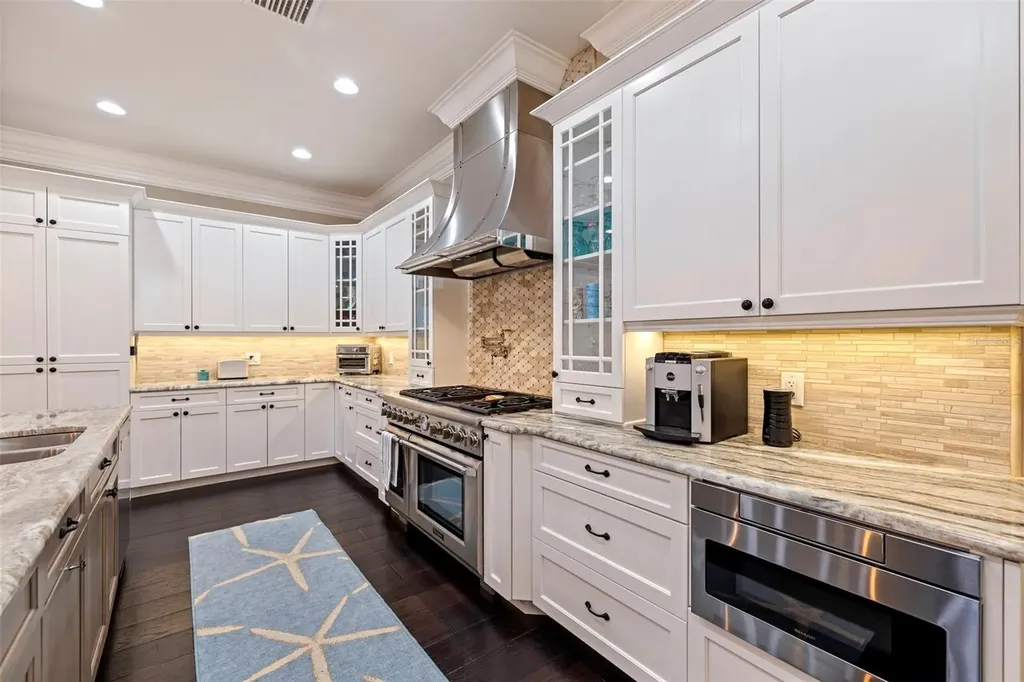310 8th Avenue N St Petersburg FL 33701