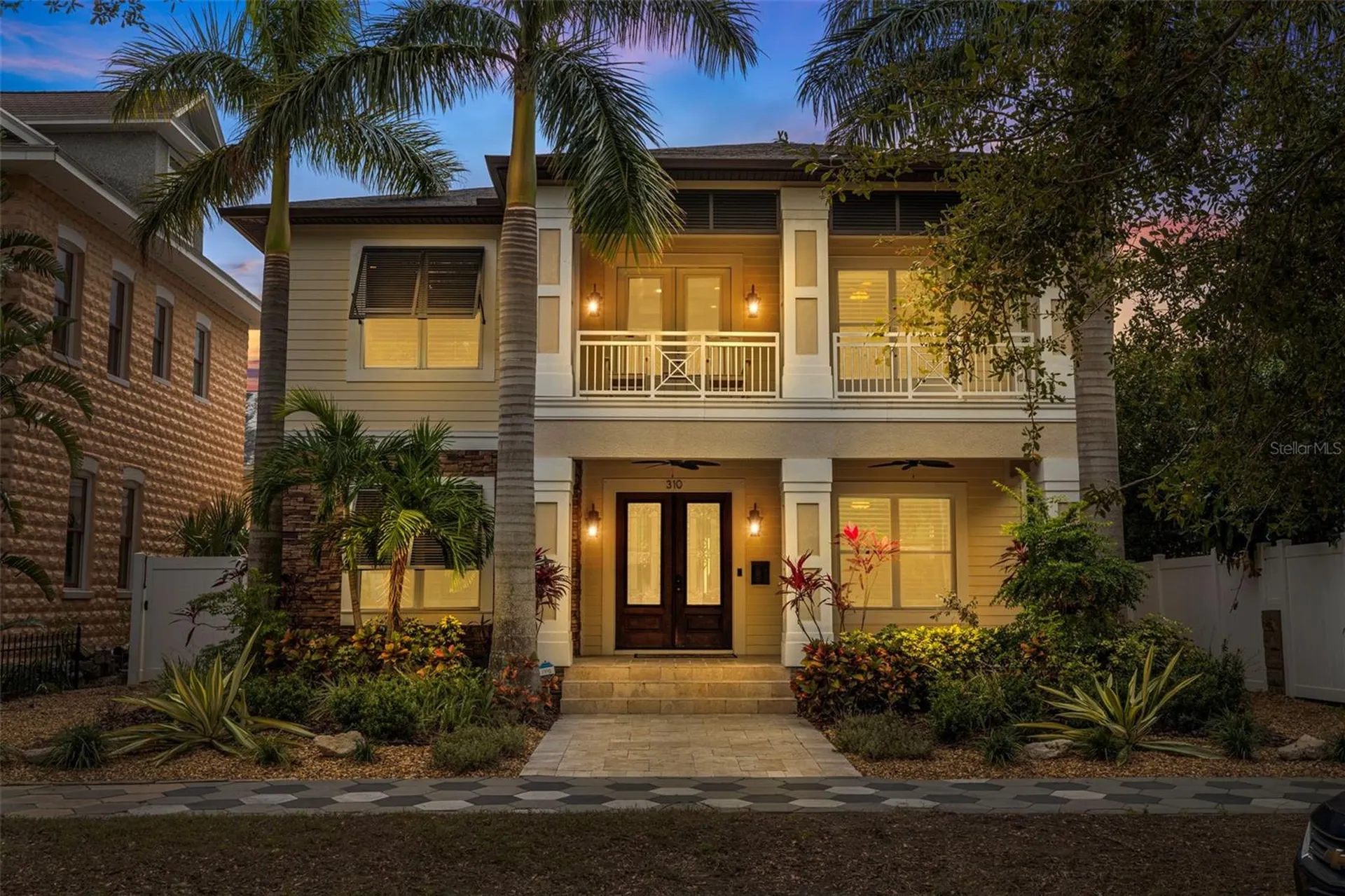 310 8th Avenue N St Petersburg FL 33701