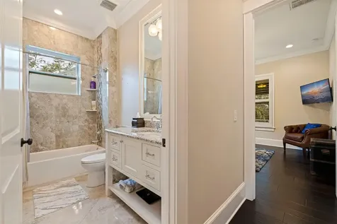 310 8th Avenue N St Petersburg FL 33701