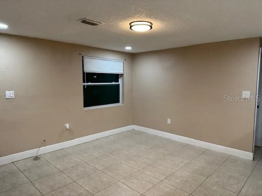 2847 W Harwood Street Orlando FL 32805