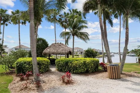 514 Winterside Drive Apollo Beach FL 33572