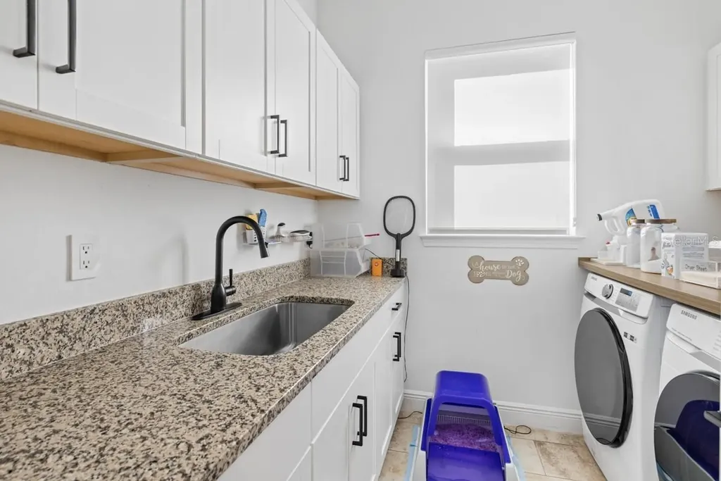 15717 Vetta Drive Montverde FL 34756