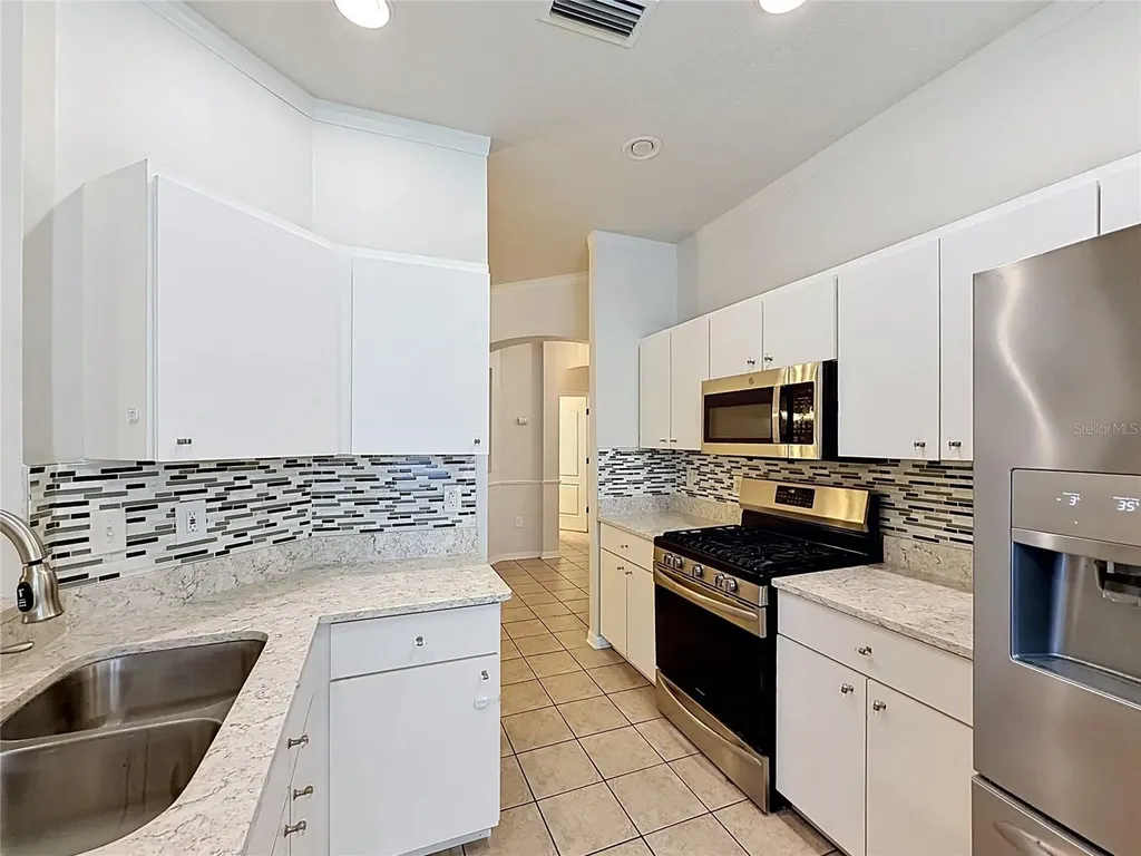 6932 Monarch Park Drive Apollo Beach FL 33572