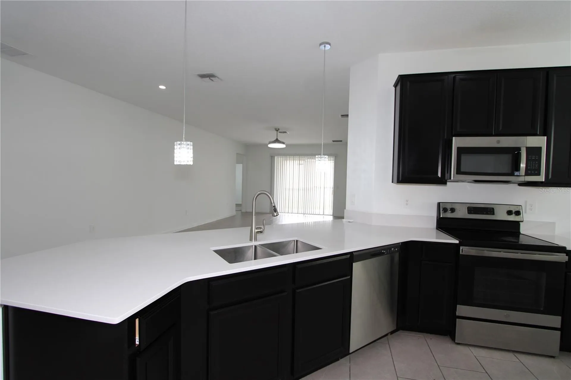 737 Citrus Reserve Boulevard Davenport FL 33837