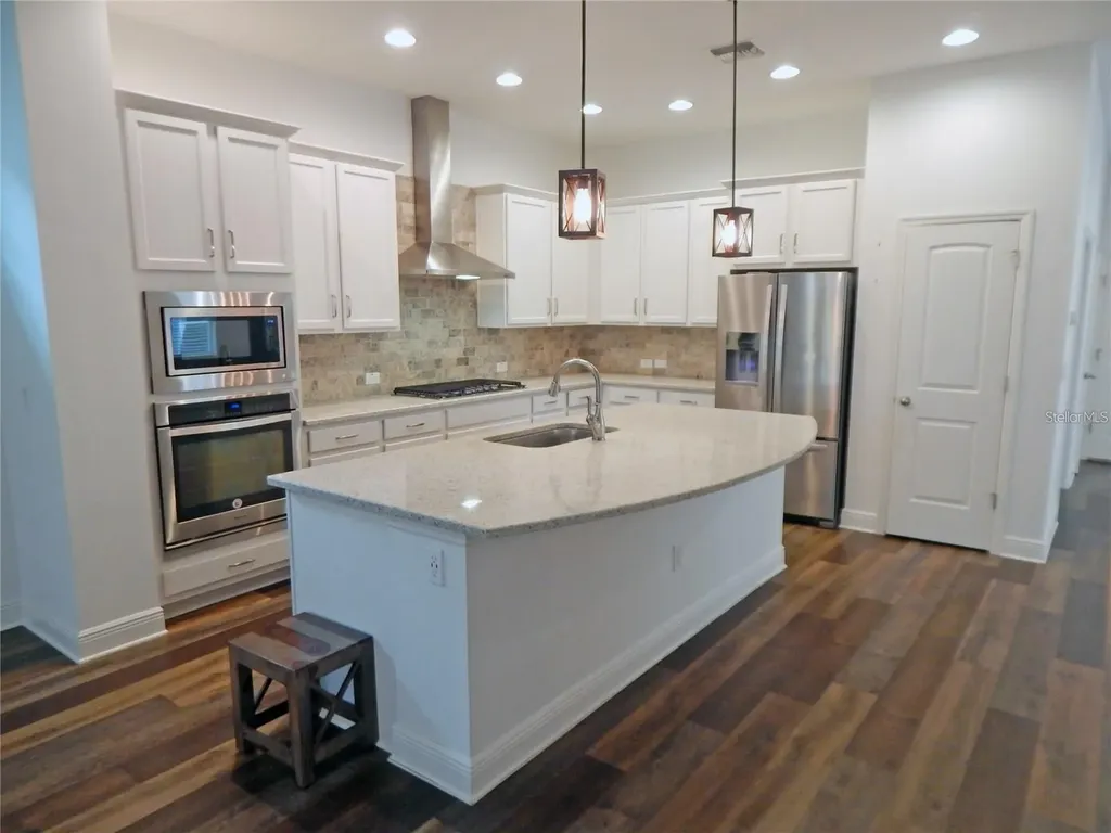 14242 Natures Reserve Drive Lithia FL 33547