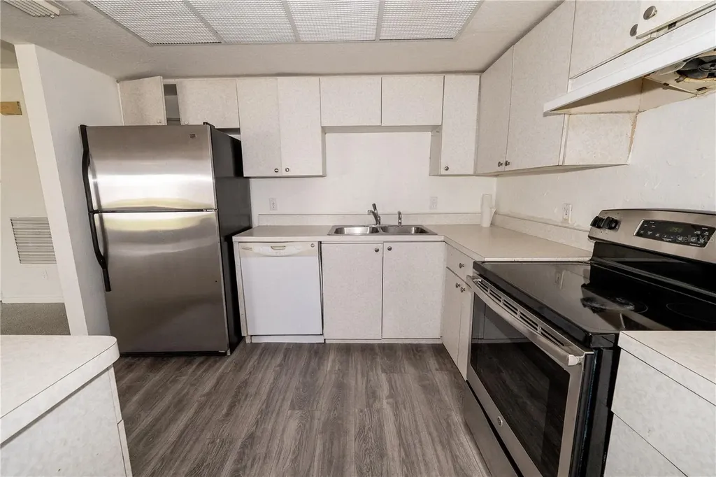 2433 Twin Drive Sarasota FL 34234