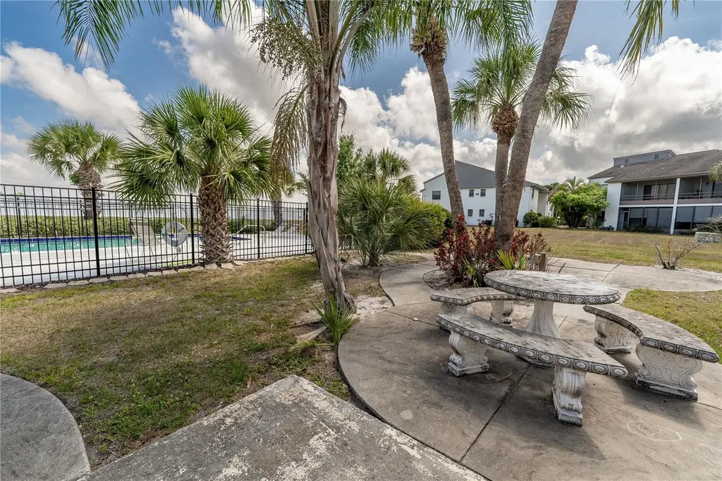 2433 Twin Drive Sarasota FL 34234
