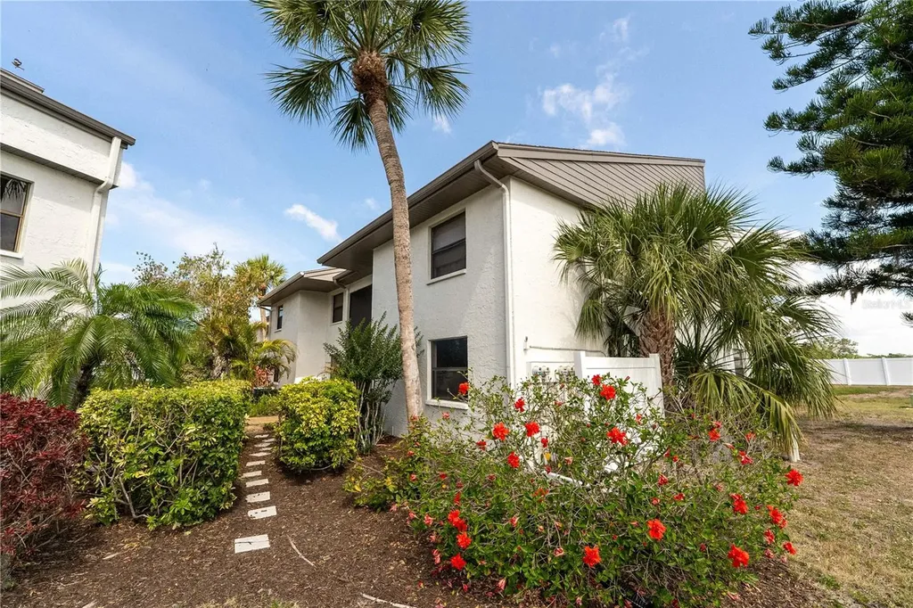 2433 Twin Drive Sarasota FL 34234