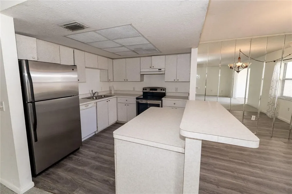 2433 Twin Drive Sarasota FL 34234