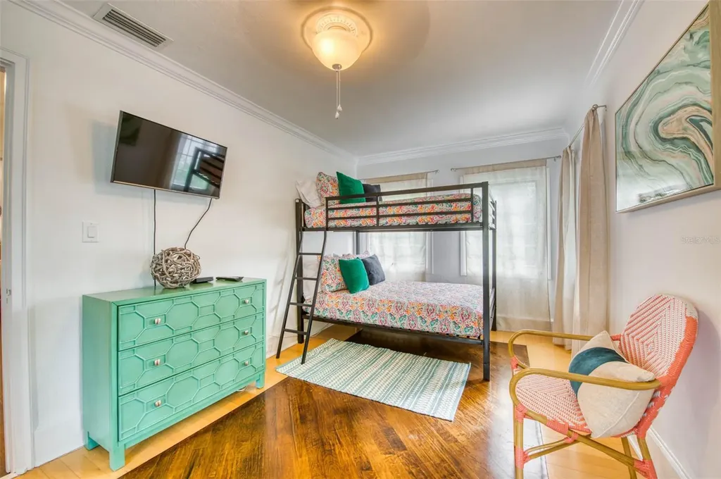 76 S Washington Drive Sarasota FL 34236