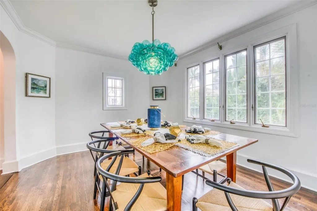 76 S Washington Drive Sarasota FL 34236