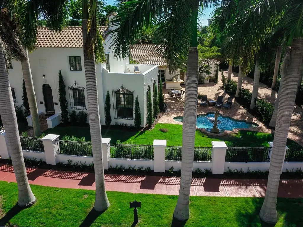 76 S Washington Drive Sarasota FL 34236