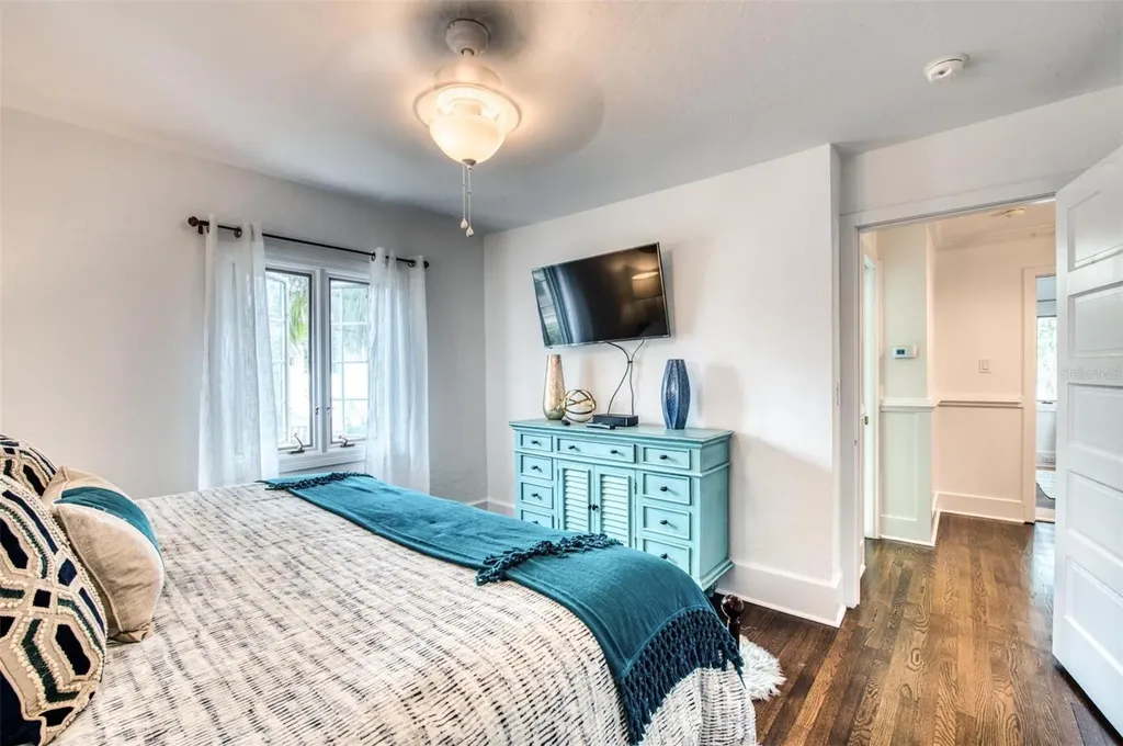 76 S Washington Drive Sarasota FL 34236