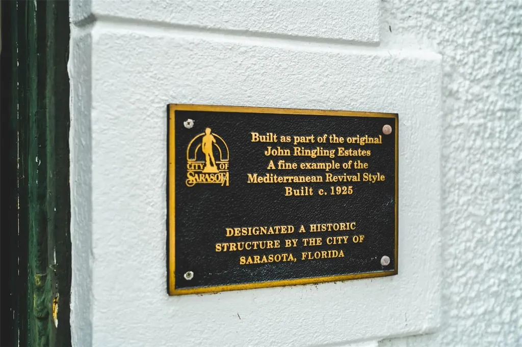 76 S Washington Drive Sarasota FL 34236