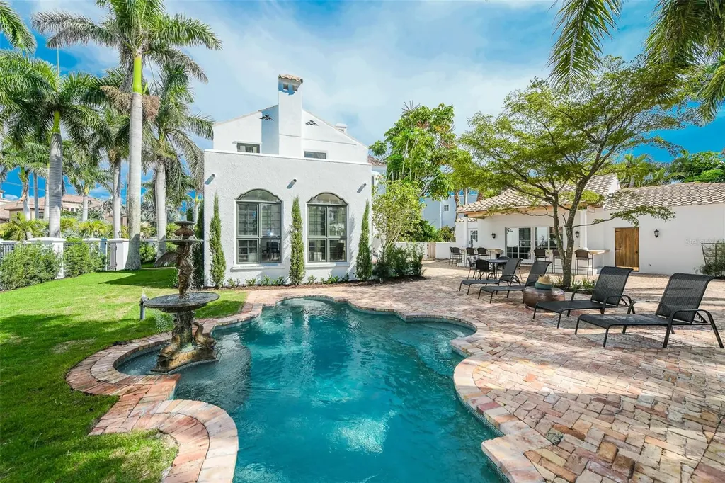 76 S Washington Drive Sarasota FL 34236