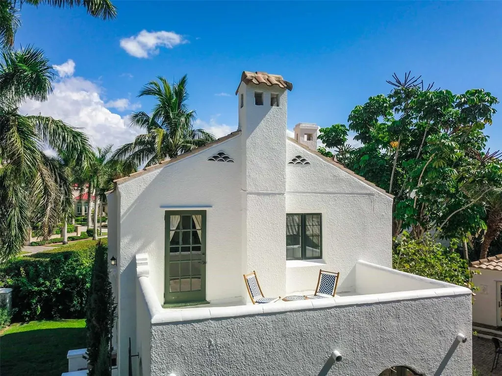 76 S Washington Drive Sarasota FL 34236