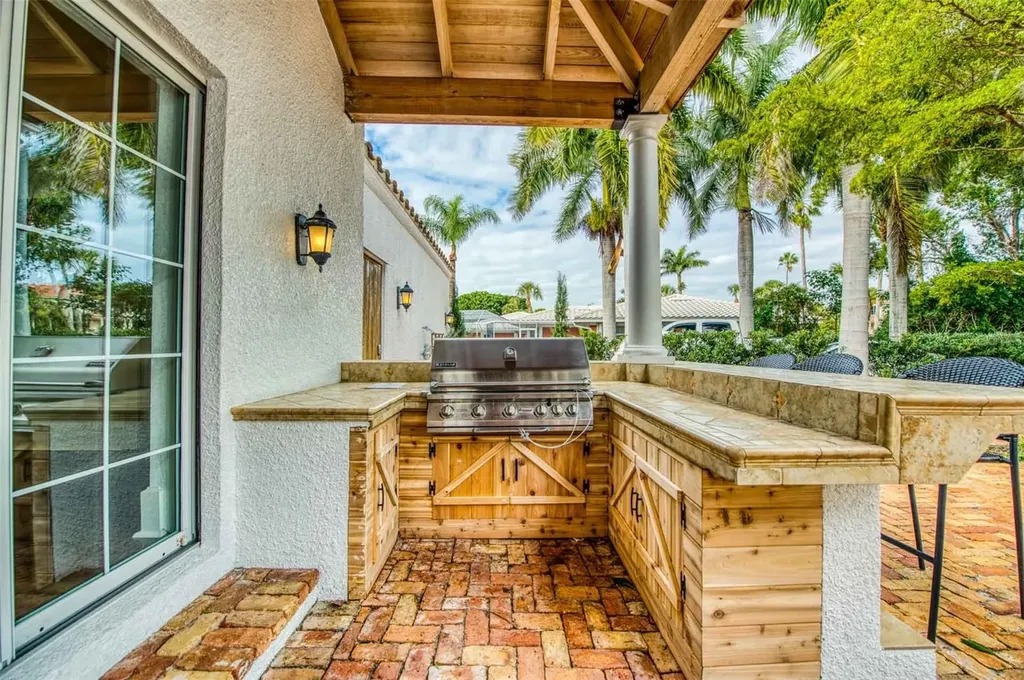 76 S Washington Drive Sarasota FL 34236