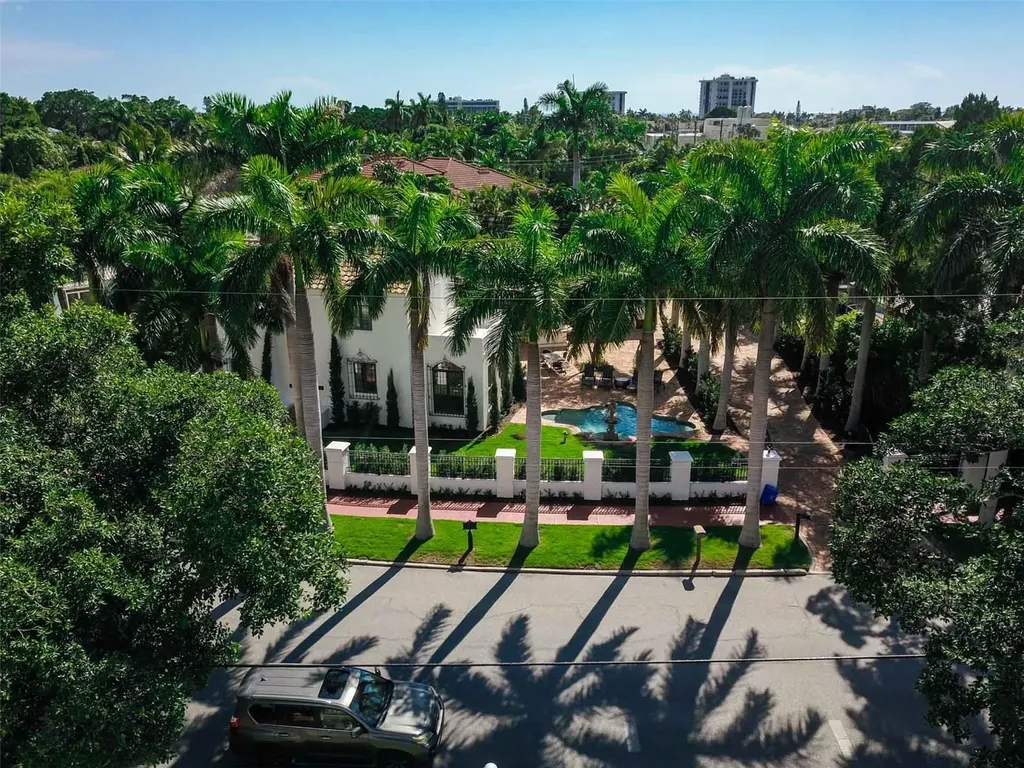 76 S Washington Drive Sarasota FL 34236