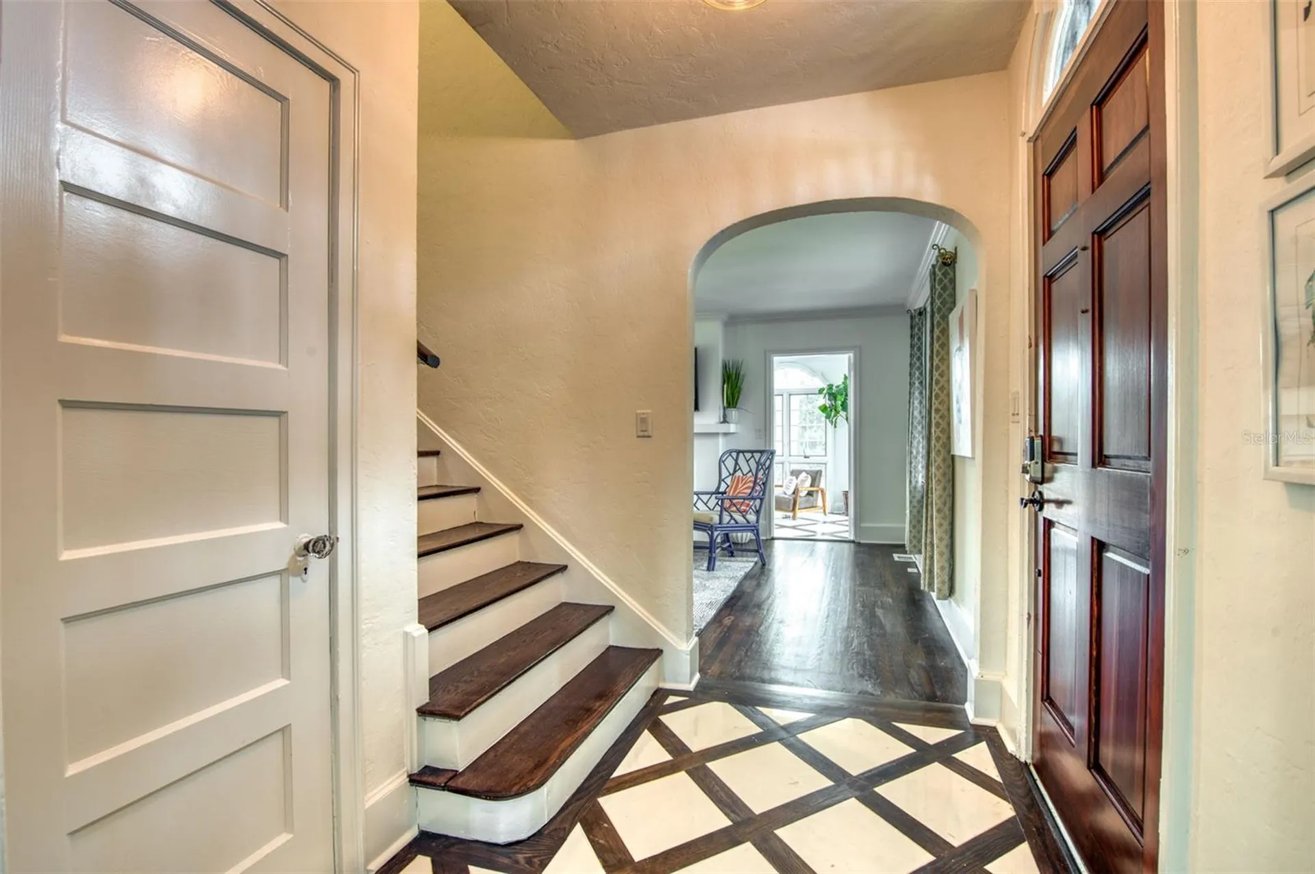 76 S Washington Drive Sarasota FL 34236