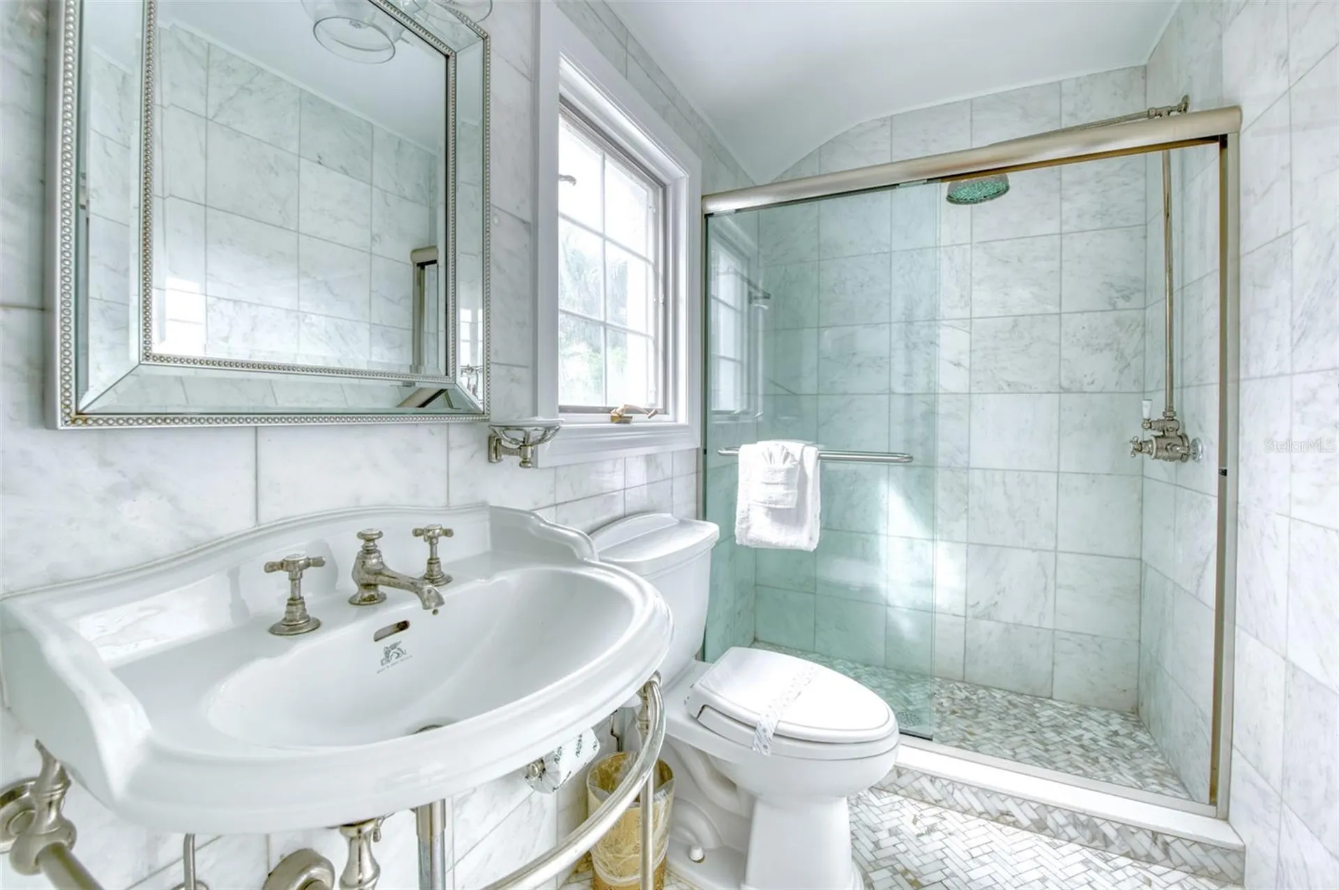 76 S Washington Drive Sarasota FL 34236