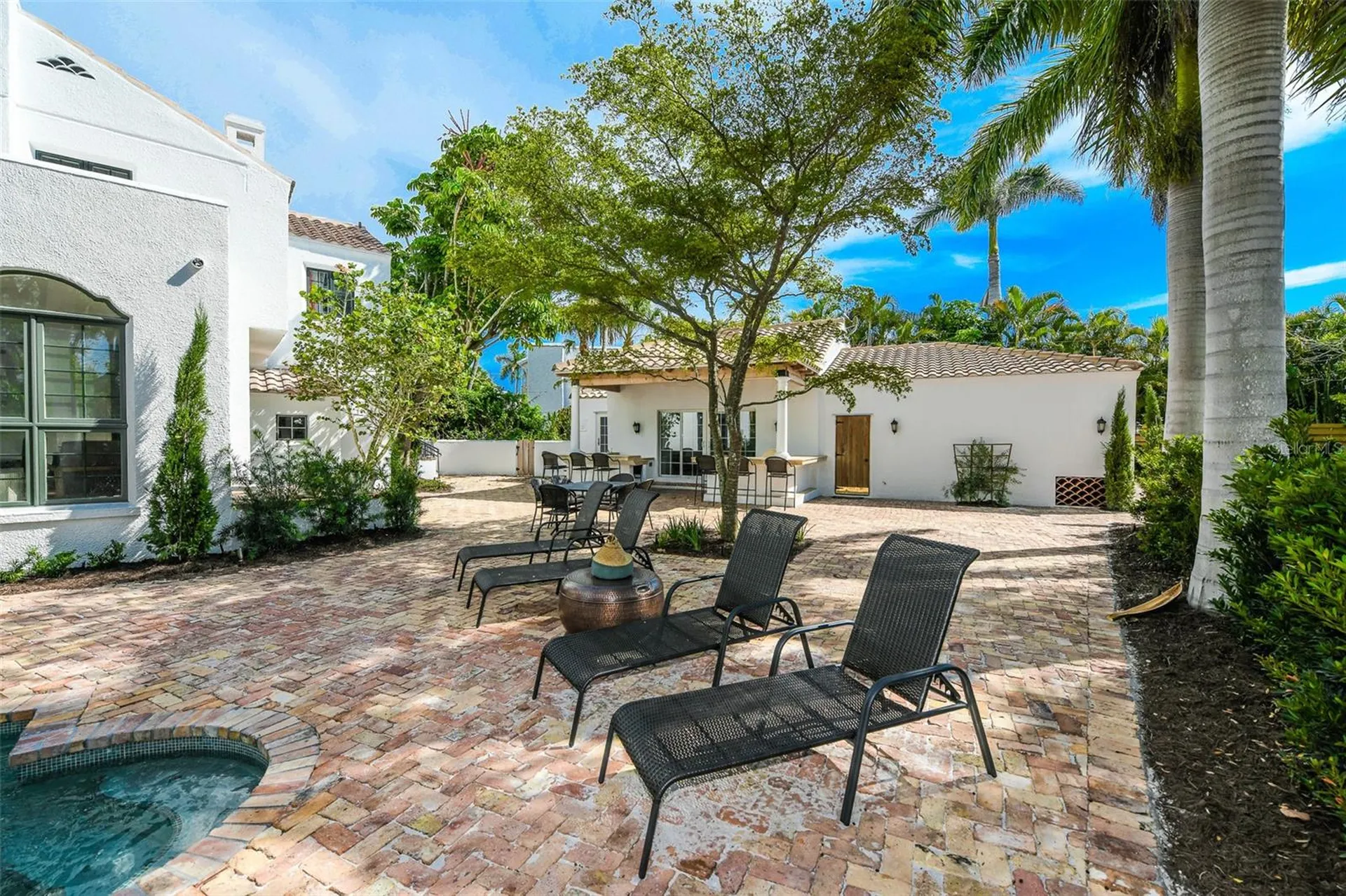 76 S Washington Drive Sarasota FL 34236