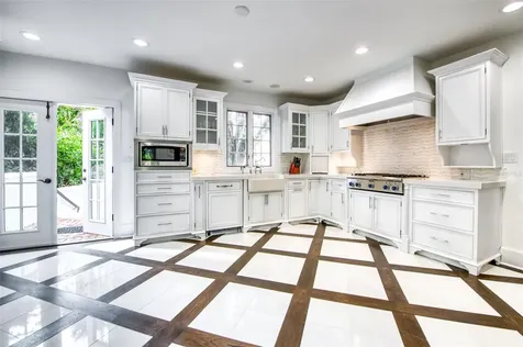 76 S Washington Drive Sarasota FL 34236