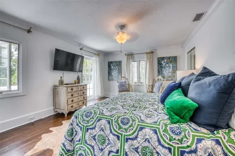 76 S Washington Drive Sarasota FL 34236