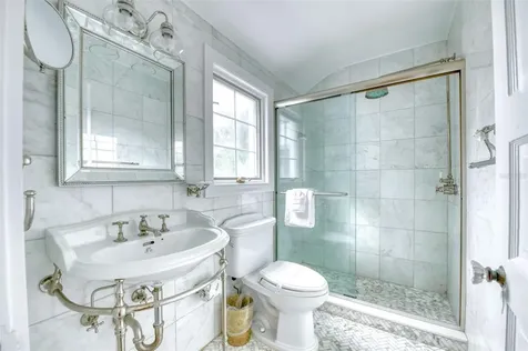 76 S Washington Drive Sarasota FL 34236