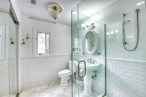 76 S Washington Drive Sarasota FL 34236