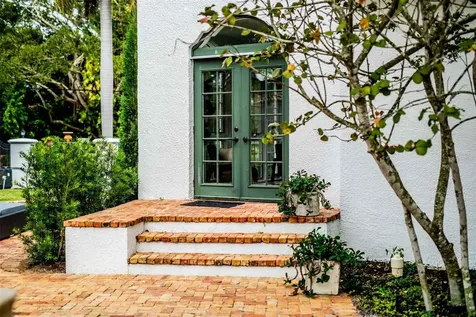 76 S Washington Drive Sarasota FL 34236