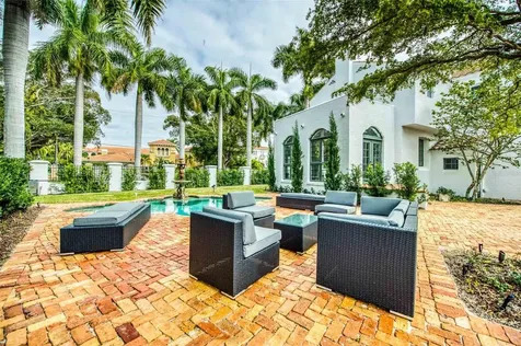 76 S Washington Drive Sarasota FL 34236