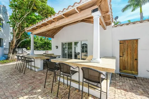 76 S Washington Drive Sarasota FL 34236
