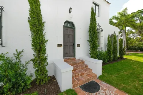 76 S Washington Drive Sarasota FL 34236