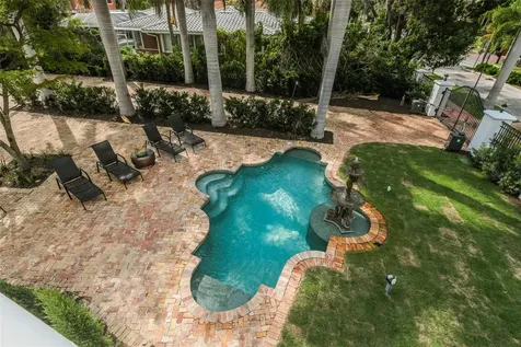 76 S Washington Drive Sarasota FL 34236