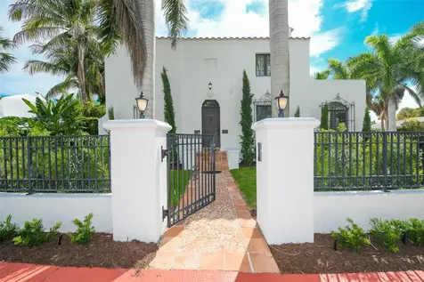 76 S Washington Drive Sarasota FL 34236