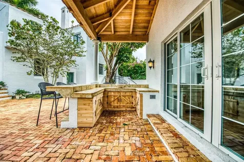 76 S Washington Drive Sarasota FL 34236