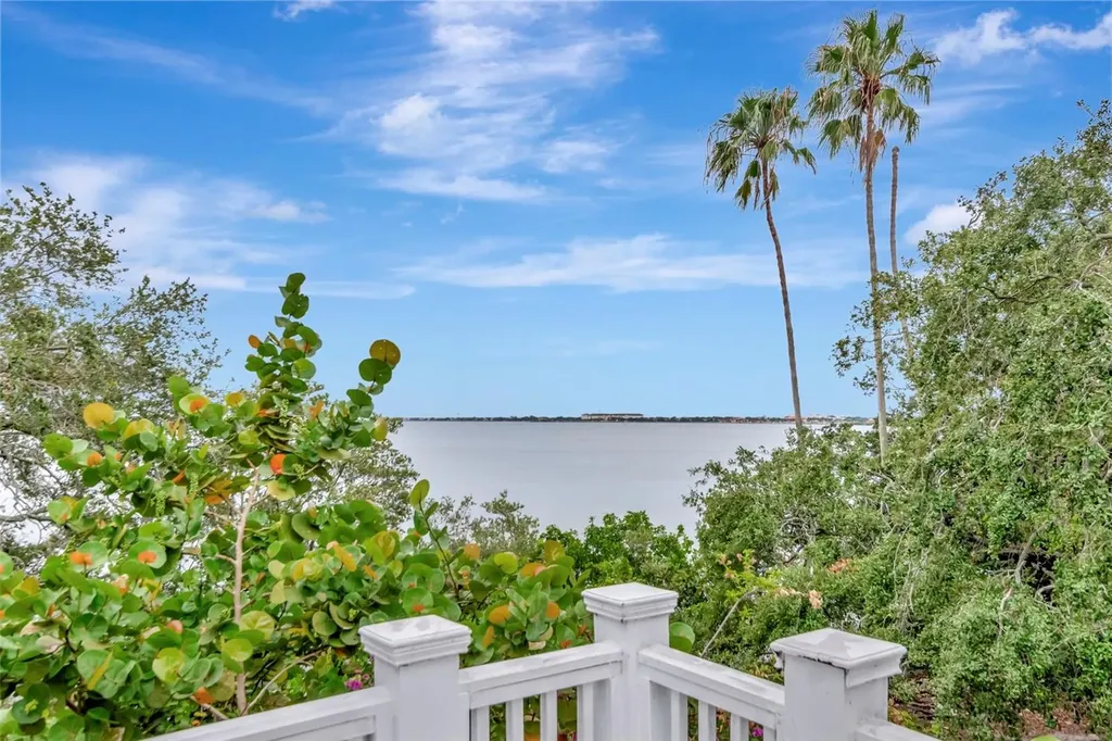 6220 Bayshore Boulevard Tampa FL 33611