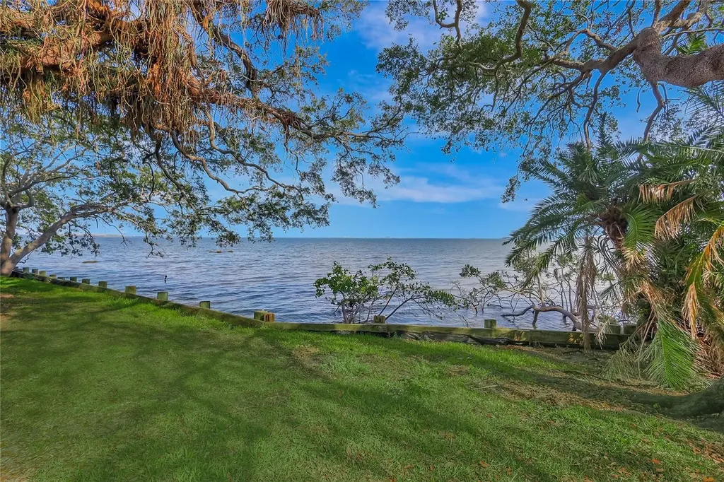 6220 Bayshore Boulevard Tampa FL 33611