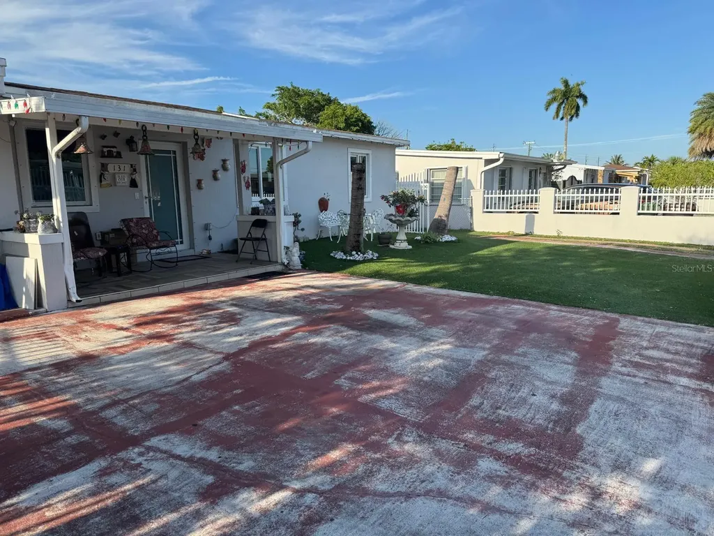131 E 39th Street Hialeah FL 33013