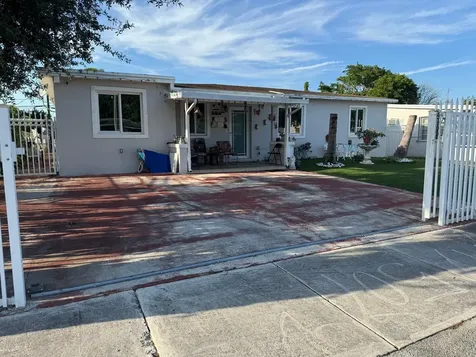 131 E 39th Street Hialeah FL 33013