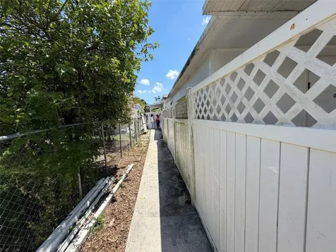 131 E 39th Street Hialeah FL 33013