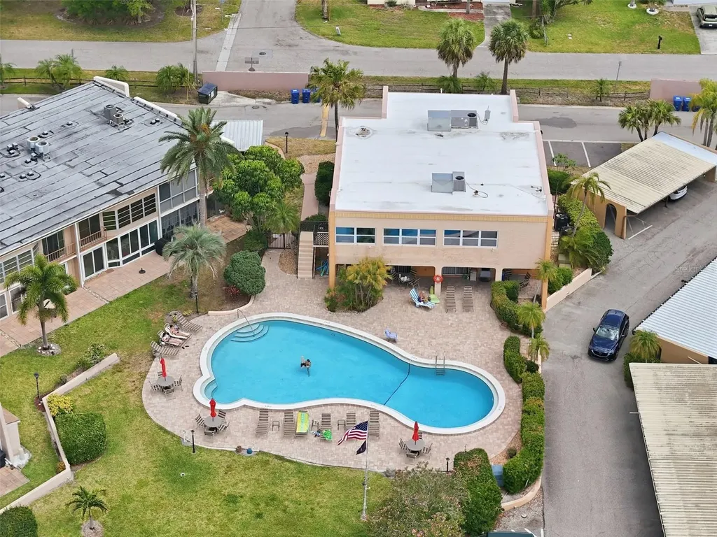 225 Country Club Drive Largo FL 33771