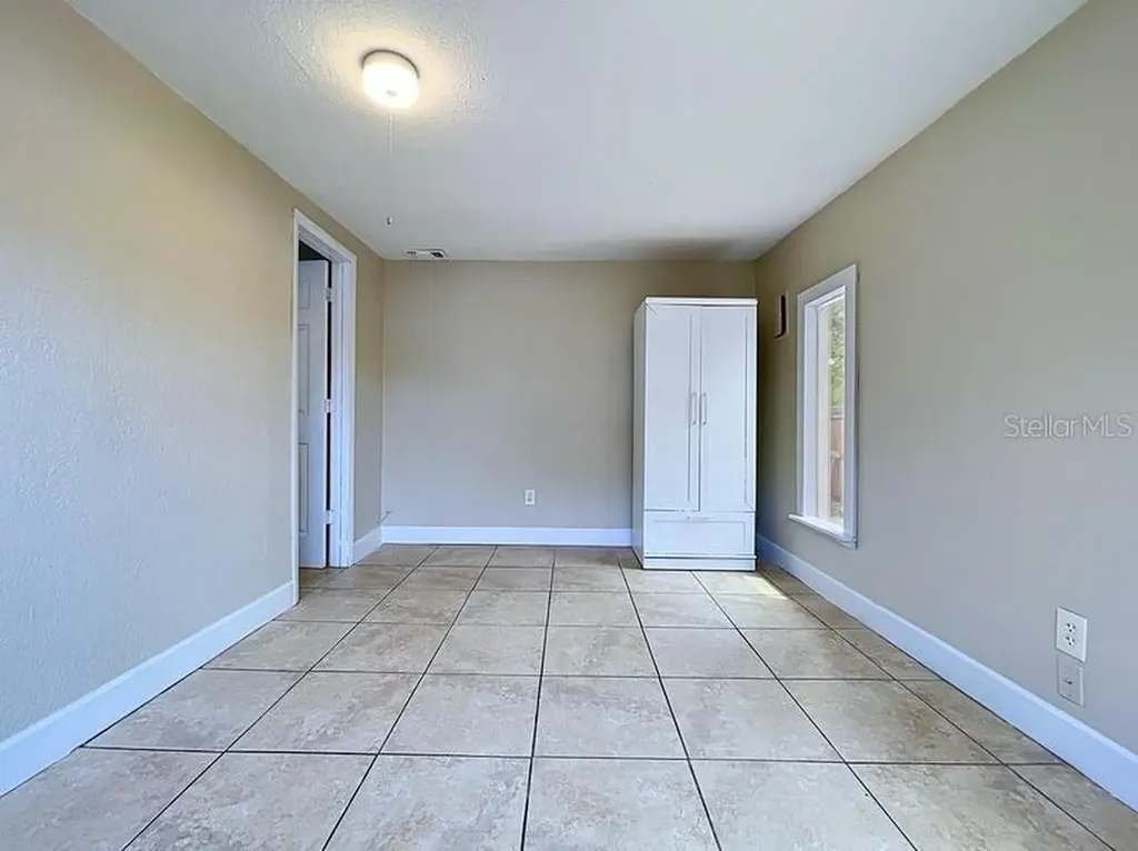7018 54th Avenue N St Petersburg FL 33709