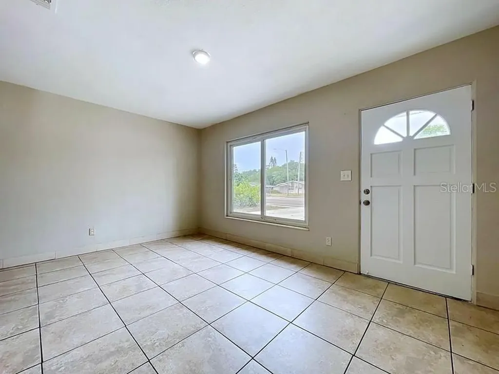 7018 54th Avenue N St Petersburg FL 33709
