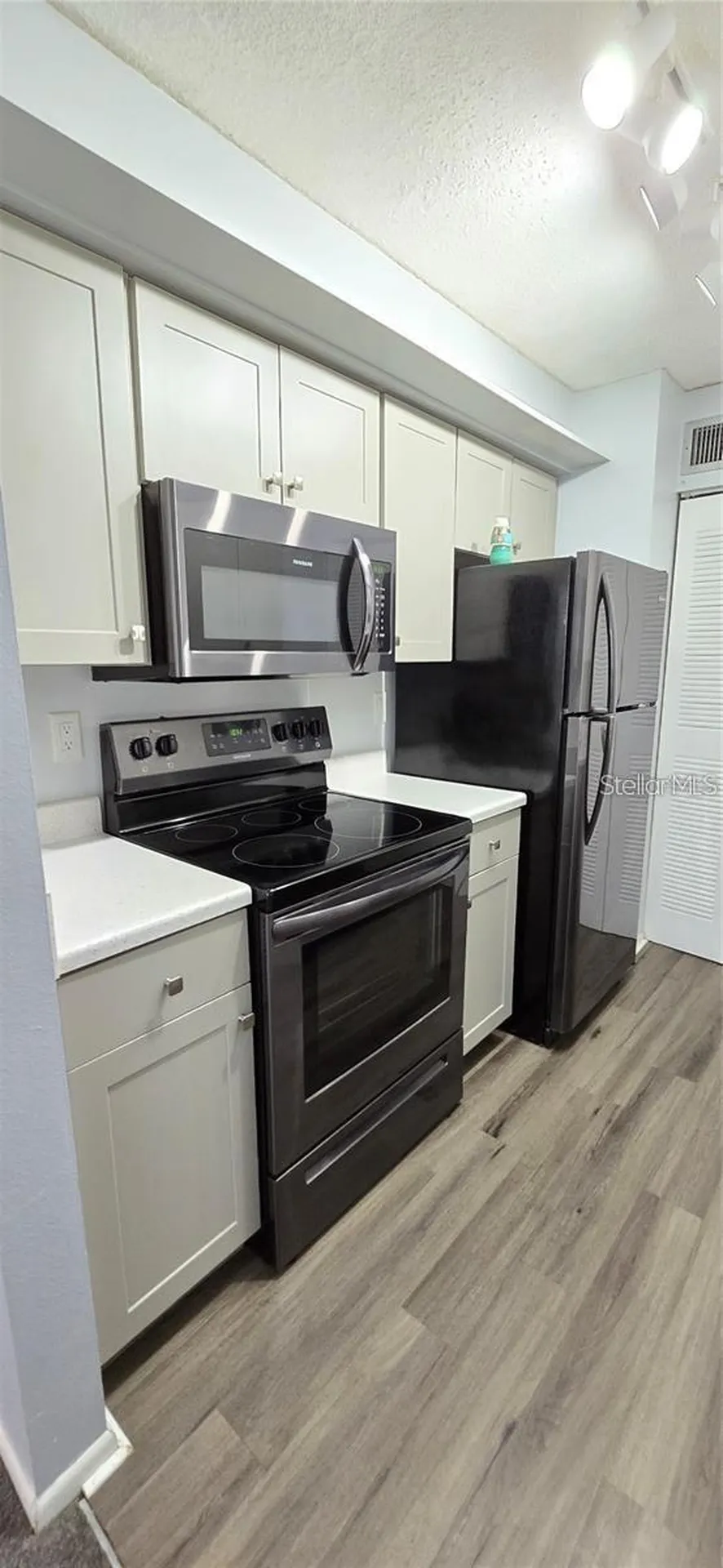 512 Orange Drive Altamonte Springs FL 32701