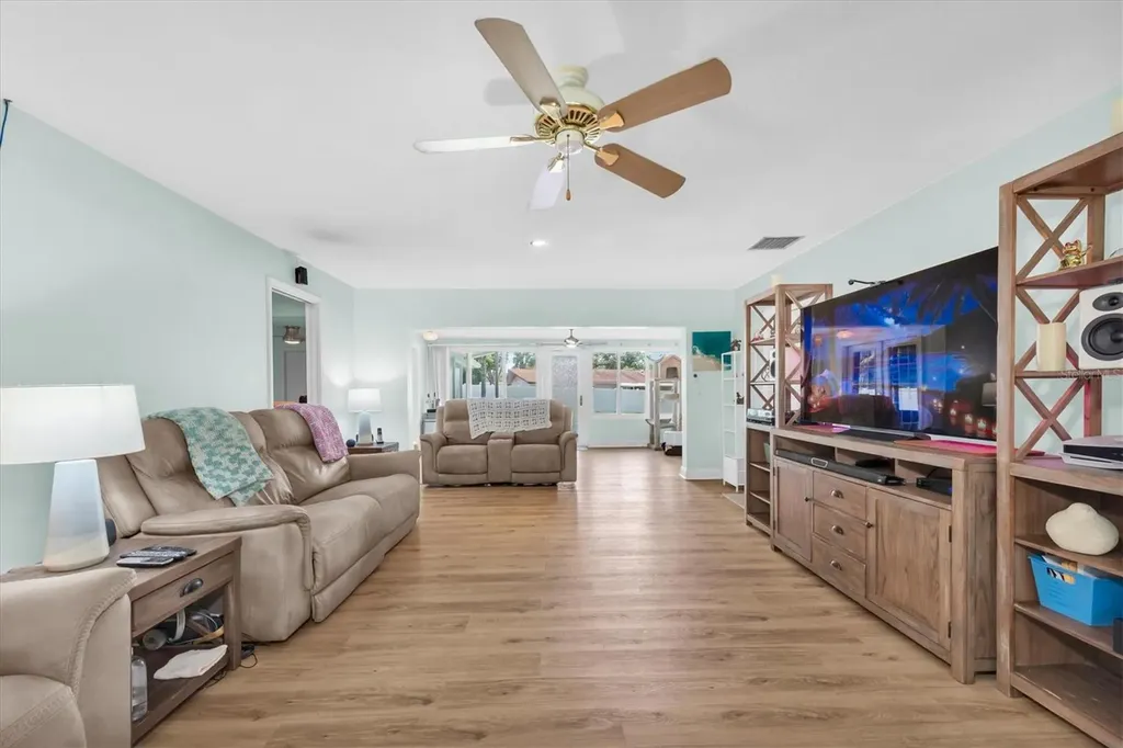 1380 Kennywood Drive Largo FL 33770