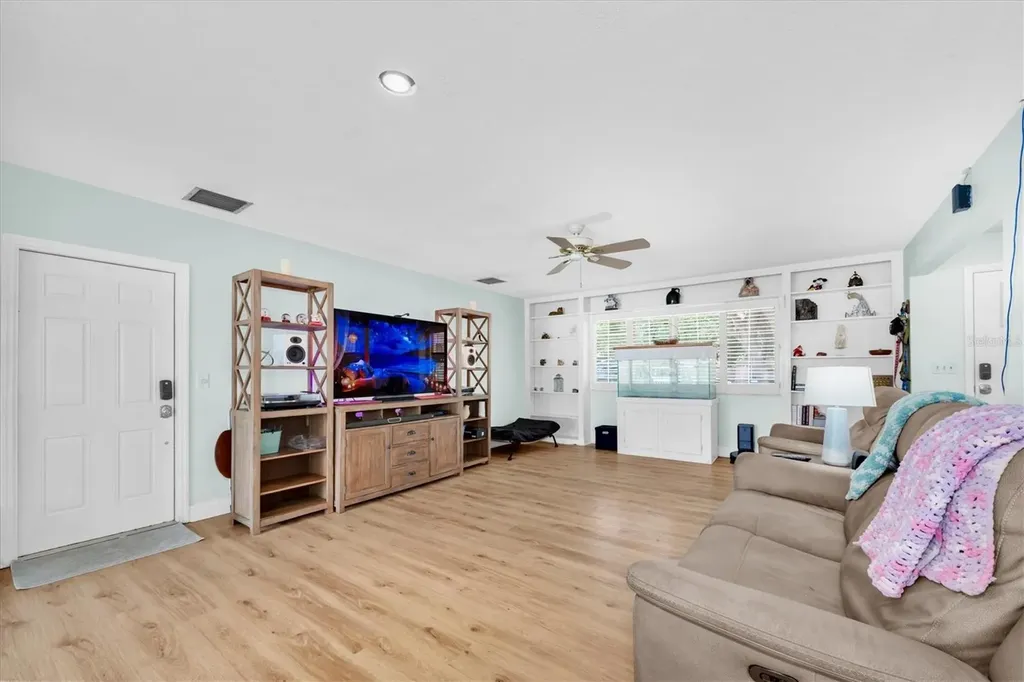 1380 Kennywood Drive Largo FL 33770